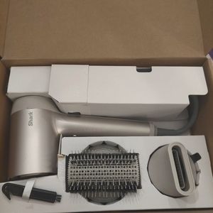 Shark HyperAir™ Hair Dryer with IQ 2-in-1 Concentrator & Styling Brush